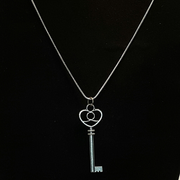 Key to My Heart Lock Pendant Necklace Silver Chain - Picture 2 of 3